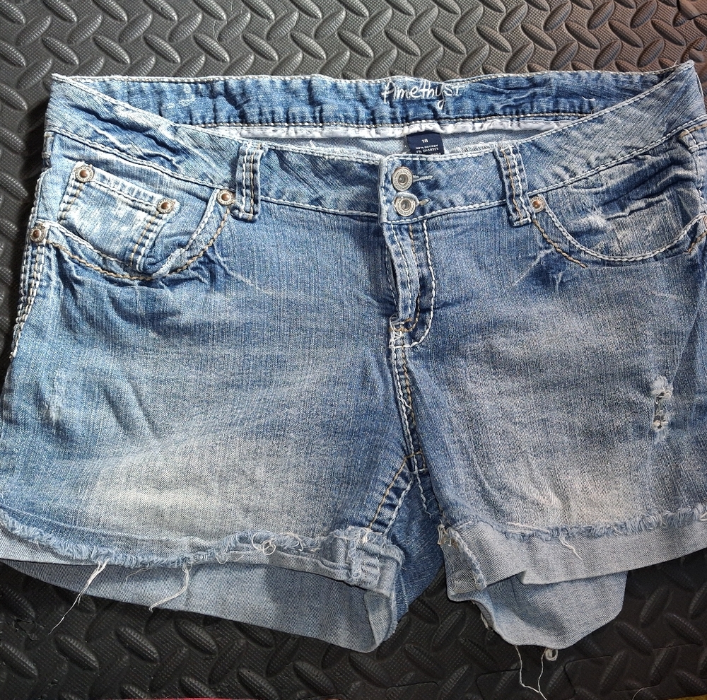 AMETHYST Women's Light Blue Denim Jean Shorts